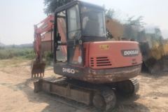 斗山 DH55-V履带式挖掘机