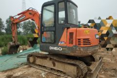 斗山 DH55-V履带式挖掘机