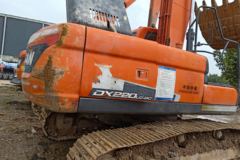 斗山 DX220LC-9C履带式挖掘机