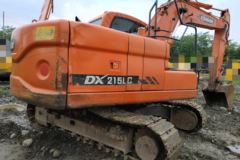 斗山 DX120履带式挖掘机