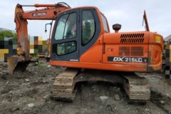 斗山 DX120履带式挖掘机