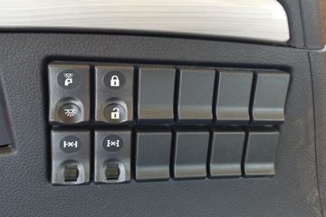 �������ó� ����X3 �������� 460���� 6X4 LNGǣ����(����)ͼƬ