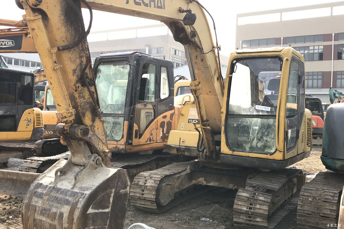 玉柴 YC85-6履带式挖掘机