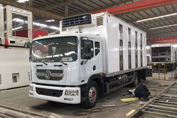 东风 多利卡D9 180马力 4X2 5.98米雏禽运输车(程力威牌)(CLW5160XCQE5)