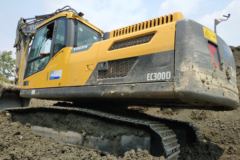 沃尔沃 EC250D履带式挖掘机