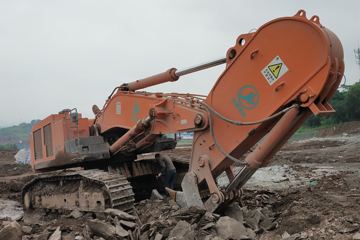 日立 ZX870LCH-5B履带式挖掘机