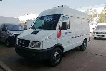 南京依维柯 129马力 4X2 冷藏车(6挡)(程力威牌)(CLW5040XLCN5)