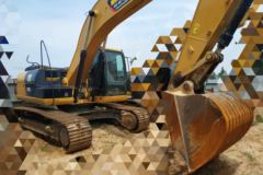 卡特彼勒 323D2L履带式挖掘机