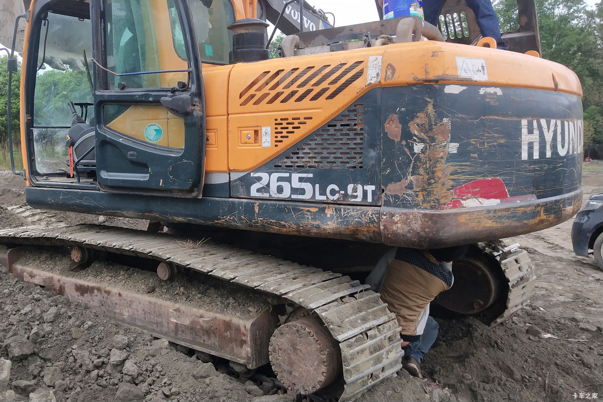 现代重工 R225LC-9履带式挖掘机