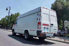 南京依维柯 129马力 4X2 3.32米冷藏车(程力威牌)(CLW5040XLCNJ5)