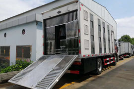 福田欧马可底盘&nbsp;畜禽运输车外观图片