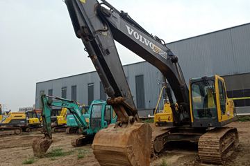 沃尔沃 EC210B履带式挖掘机