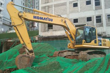 小松 PC240LC-8M0履带式挖掘机