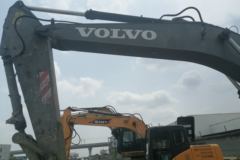 沃尔沃 EC240B履带式挖掘机