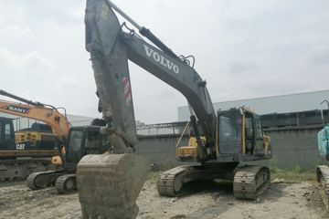 沃尔沃 EC240B履带式挖掘机