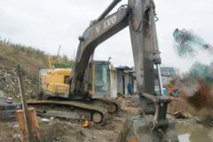 沃尔沃 EC240B履带式挖掘机