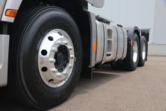 现代商用车 创虎XCIENT重卡 520马力 6X4 AMT自动挡牵引车(液缓)(CHM4251KPQ46V)