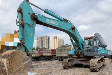 神钢 SK210LC-8履带式挖掘机