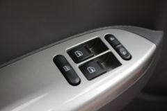 福田 奥铃大黄蜂 Home版 210马力 6.8米排半厢式载货车(高顶双卧)(BJ5188XXY-A1)