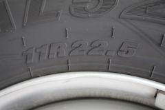 福田 奥铃大黄蜂 Home版 210马力 6.8米排半厢式载货车(高顶双卧)(BJ5188XXY-A1)