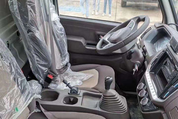 ���� ˳����� 129���� 4X2 4.08����س�(��������)(CLW5040XLCJ6)ͼƬ