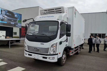 现代商用车(原四川现代) 泓图500 130马力 4X2 4.065米冷藏车(CNJ5042XLCQDA33V)