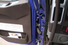 东风柳汽 新乘龙M3 200马力 4X2 8.3米厢式载货车(LZ5161XXYM3AC1) 东风柳汽 新乘龙M3 200马力 4X2 8.3米厢式载货车(LZ5161XXYM3AC1)