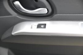 K23&nbsp;载货车驾驶室                                               图片