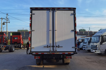 ����Ծ�� ��ԽC500 170���� 4X2 4.09����س�(SH5043XLCZFDDWZ)ͼƬ