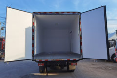 上汽跃进 超越C500 170马力 4X2 4.09米冷藏车(SH5043XLCZFDDWZ)