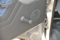 凯马 锐菱 1.3L 91马力 汽油 3.3米厢式栏板微卡(国六)(KMC5030XXYQ280DP6)