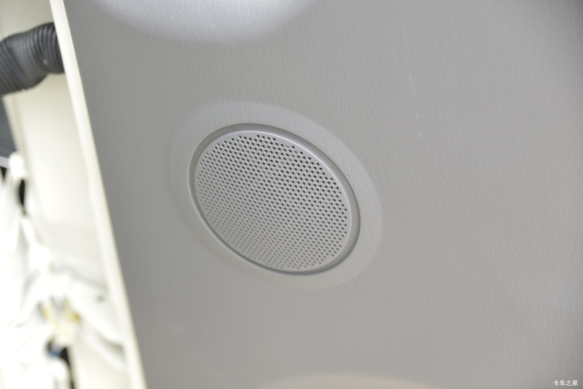 ���� ˳��С�� ��ͨ�� 116���� 3.7�׵�����ʽ�Ῠ(JX5044XXYXCH2)��ʻ��                                               