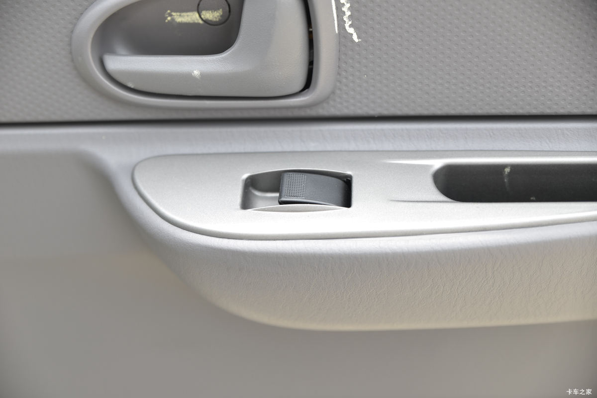 ���� ˳��С�� ��ͨ�� 116���� 3.7�׵�����ʽ�Ῠ(JX5044XXYXCH2)��ʻ��                                               