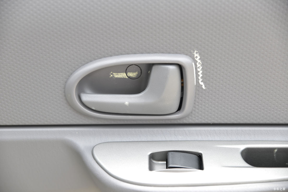 ���� ˳��С�� ��ͨ�� 116���� 3.7�׵�����ʽ�Ῠ(JX5044XXYXCH2)��ʻ��                                               