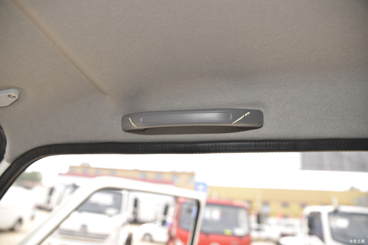 ���� ˳��С�� ��ͨ�� 116���� 3.7�׵�����ʽ�Ῠ(JX5044XXYXCH2)��ʻ��                                               