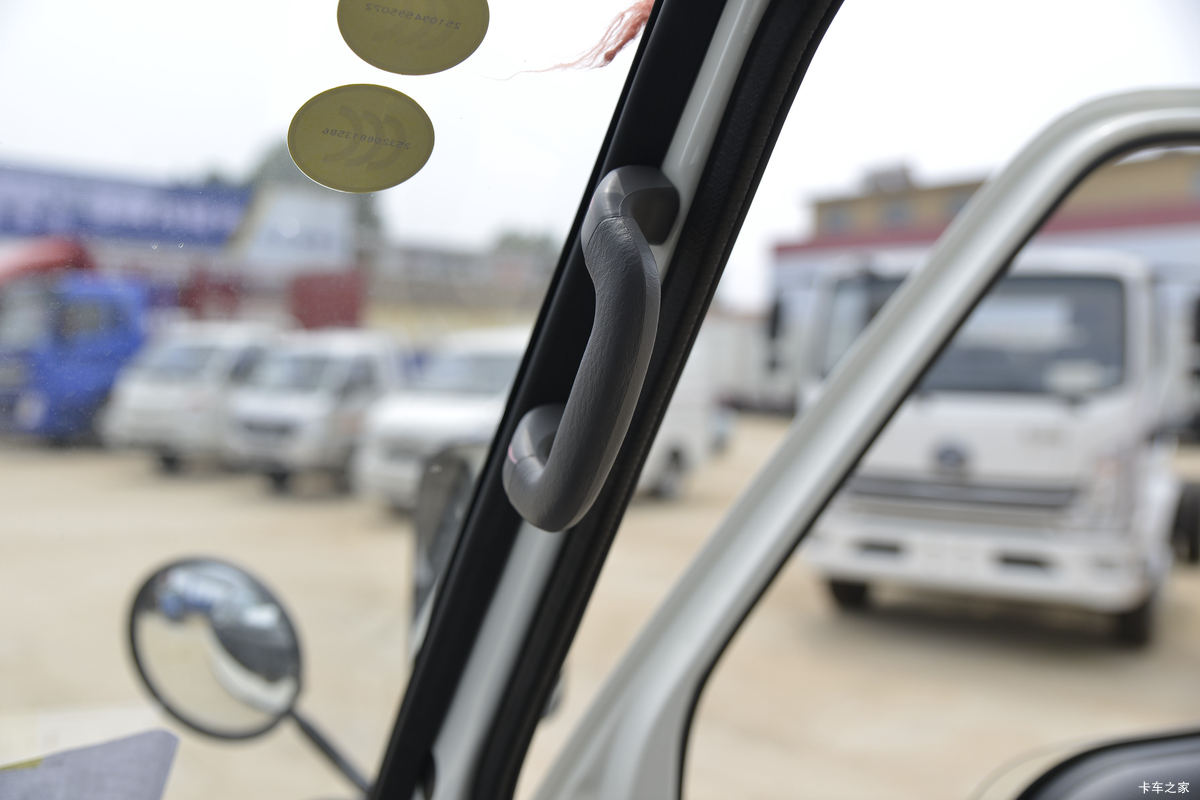 ���� ˳��С�� ��ͨ�� 116���� 3.7�׵�����ʽ�Ῠ(JX5044XXYXCH2)��ʻ��                                               