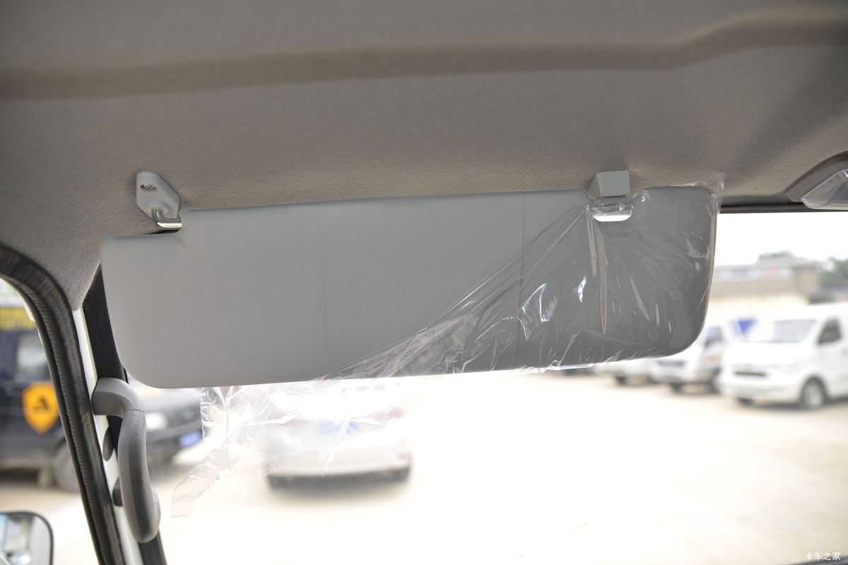 ���� ˳��С�� ��ͨ�� 116���� 3.7�׵�����ʽ�Ῠ(JX5044XXYXCH2)��ʻ��                                               