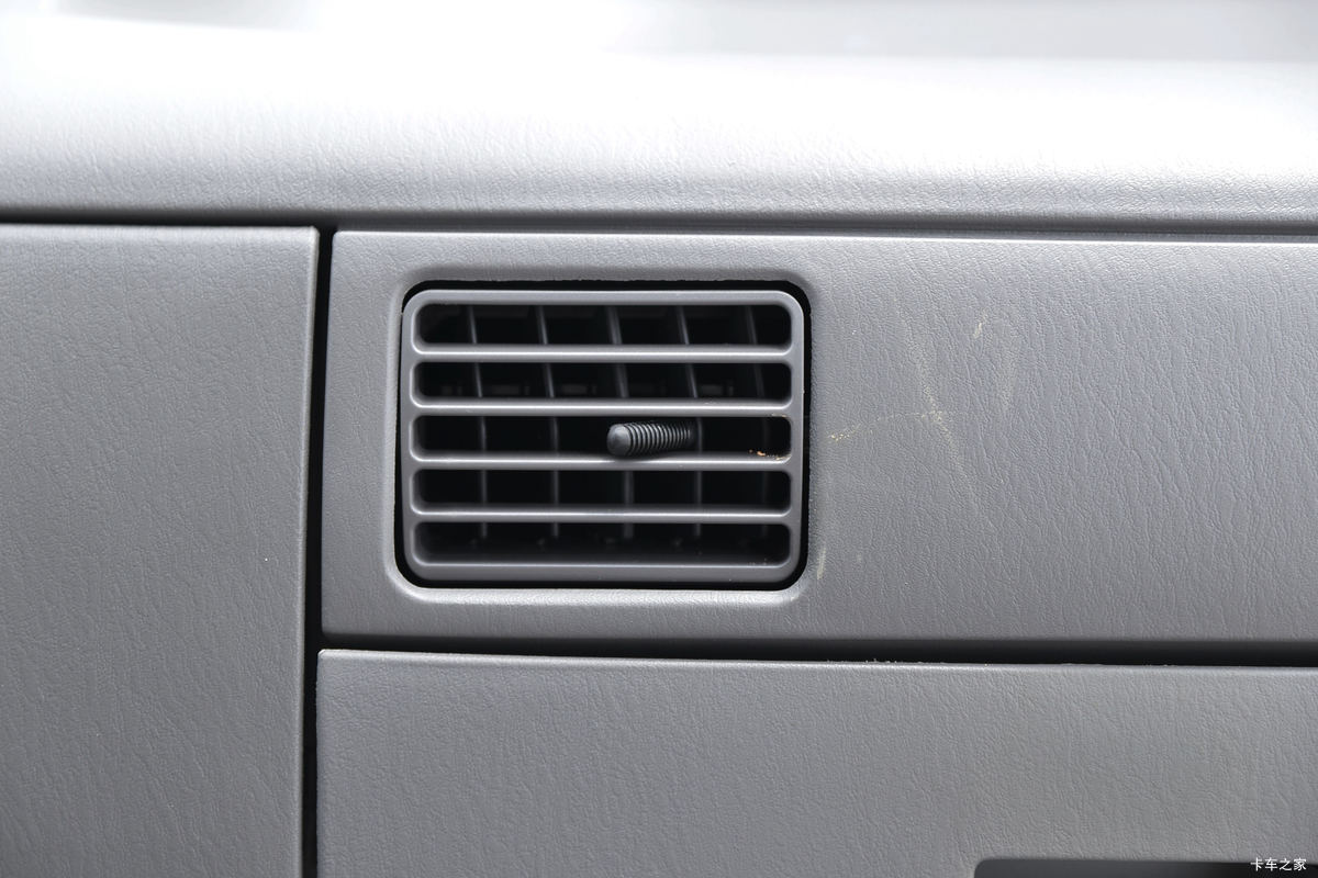 ���� ˳��С�� ��ͨ�� 116���� 3.7�׵�����ʽ�Ῠ(JX5044XXYXCH2)��ʻ��                                               