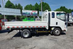 凯马 凯捷M1 高配版 110马力 3.69米排半栏板轻卡(KMC1041A28P5)