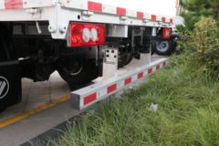 福田 奥铃新捷运 青春版Plus 130马力 4.17米单排栏板轻卡(BJ1048V9JBA-A1)