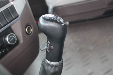 �������� ����H5 ������ 290���� 6X2 9.7����ʽ�ػ���(��ʿ��8��)ͼƬ