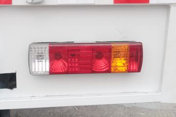 �������� ����H5 ������ 290���� 6X2 9.7����ʽ�ػ���(��ʿ��8��)ͼƬ
