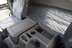 东风新疆 畅行D7 340马力 8X4 9.6米厢式载货车(EQ5310XXYGD5D)