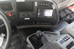 东风新疆 畅行D7 340马力 8X4 9.6米厢式载货车(EQ5310XXYGD5D)