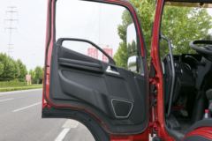 青岛解放 JK6中卡 220马力 4X2 6.8米仓栅式载货车(CA5180CCYP28K1L4E5)