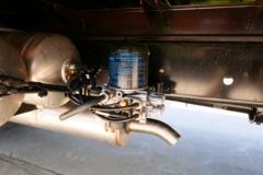 青岛解放 JK6中卡 220马力 4X2 6.8米仓栅式载货车(CA5180CCYP28K1L4E5)