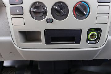 һ������ ��Ű��� 84���� 3.715�׵�����ʽ�Ῠ(CA5040XXYK2L3E5-1)ͼƬ