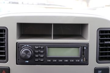 һ������ ��Ű��� 84���� 3.715�׵�����ʽ�Ῠ(CA5040XXYK2L3E5-1)ͼƬ