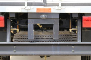 һ������ ��Ű��� 84���� 3.715�׵�����ʽ�Ῠ(CA5040XXYK2L3E5-1)ͼƬ