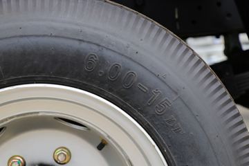 һ������ ��Ű��� 84���� 3.715�׵�����ʽ�Ῠ(CA5040XXYK2L3E5-1)ͼƬ